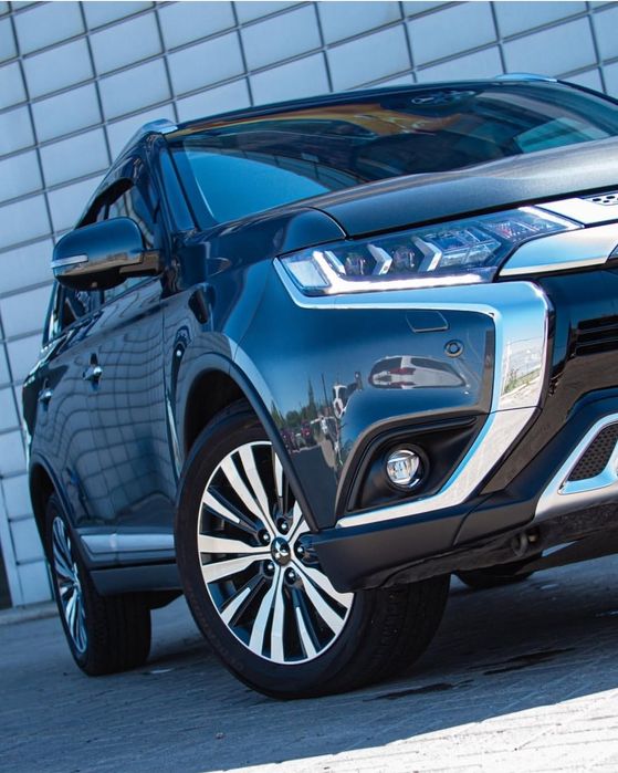 Mitsubishi outlander 2019 года