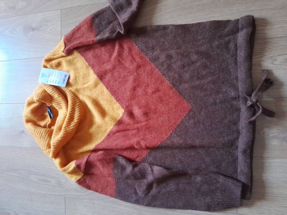 Пуловер  с полу яка