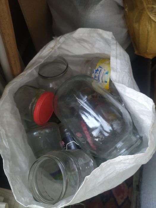 Продам стеклянные банки, самовывоз
