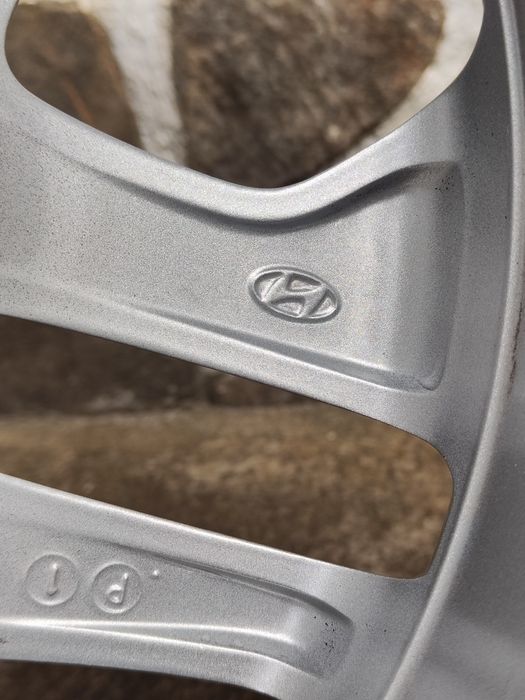16" 5x114.3/67.1 оригинални джанти от Hyundai Tucson с гуми 215 70 16