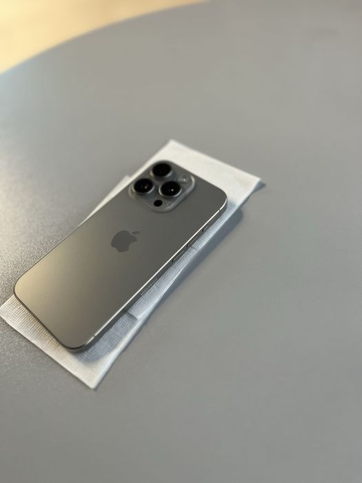 В продаже айфон 16 про