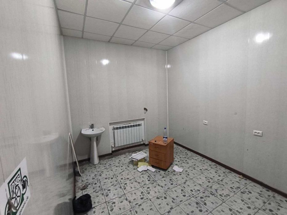 Ijara ofis, ombor, dokon uchun 123 m2 Furqat bog'i oldida joylashgan