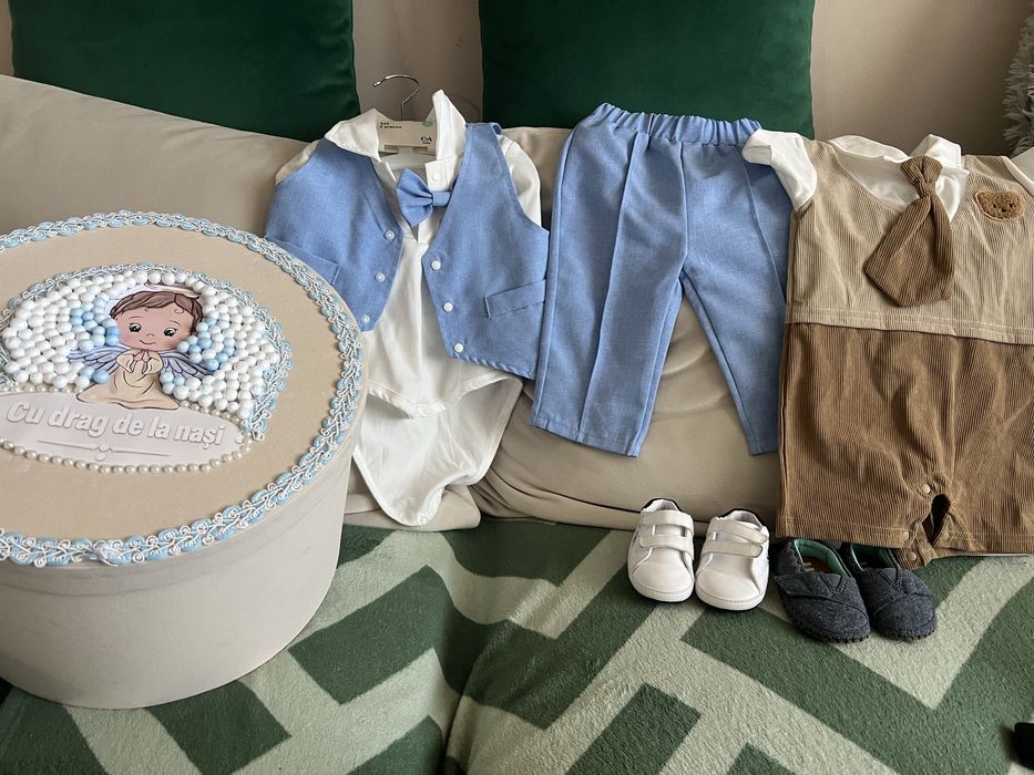 Costumas bebe botez
