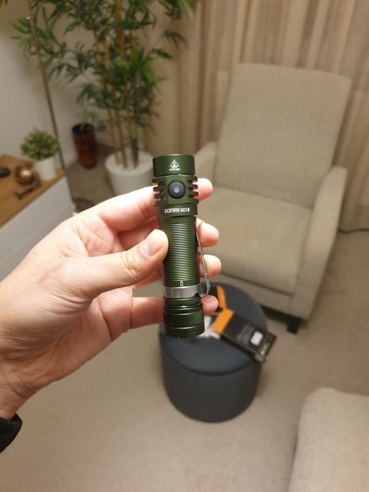 Sofirn SC18 Lanterna