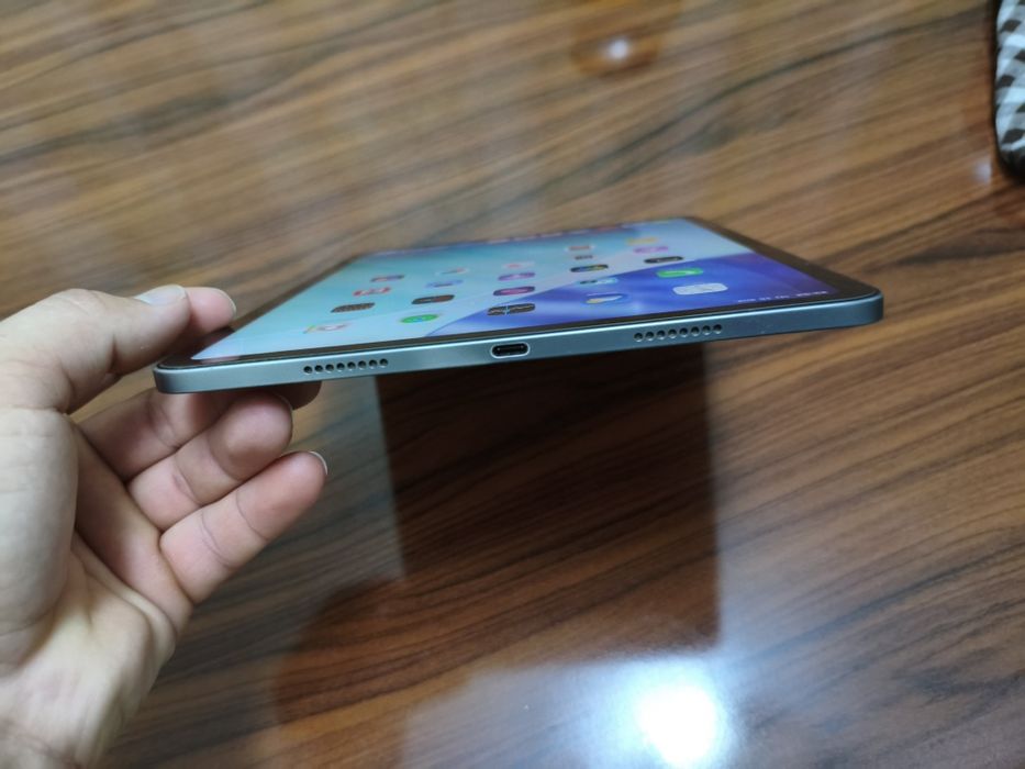 Ipad 11 pro 3 поколения 128 гб WI-FI без сим