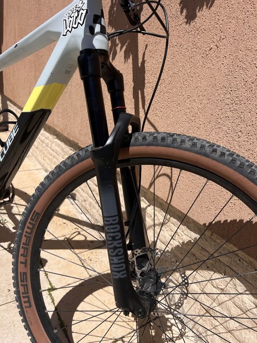 Bicicleta Cube carbon cadru L roti pe 29