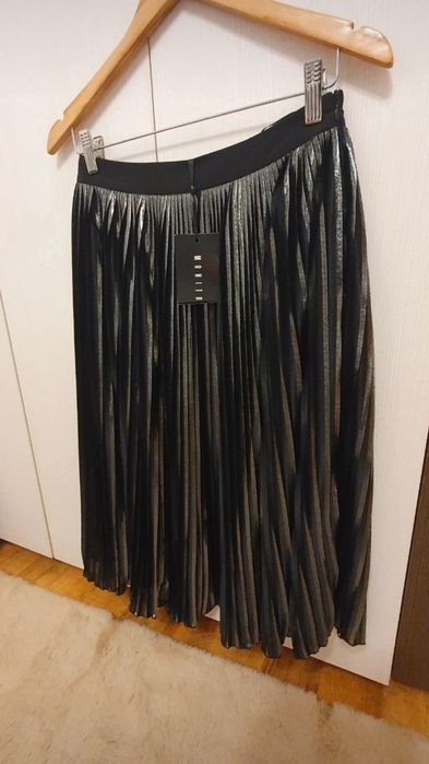 Fusta midi neagra  plisata Mohito