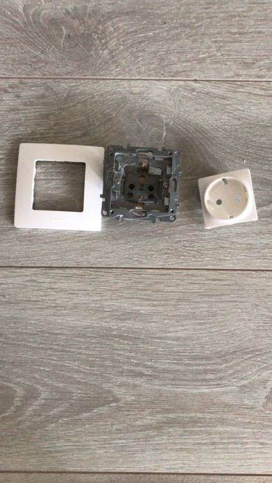 Продам розетки Легранд