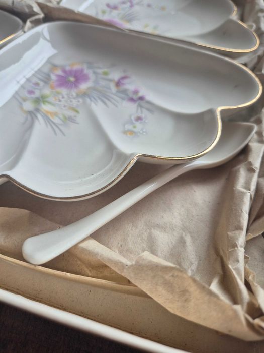 Сервиз за ордьоври Изида