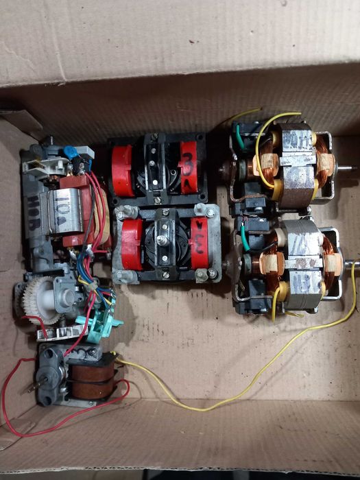 Продавам ел. части