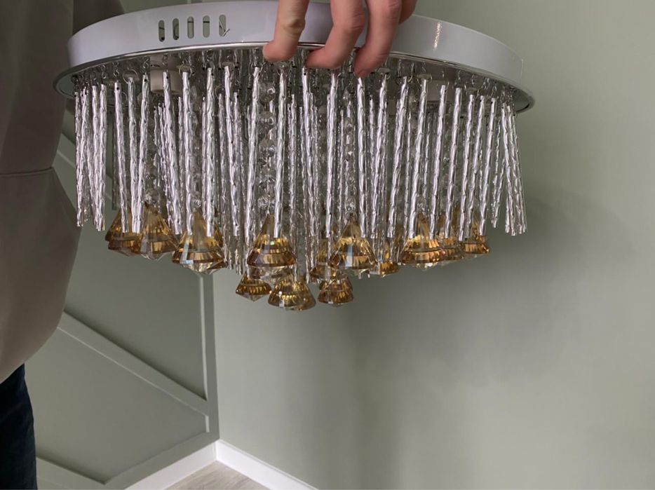 Продам люстру состояние отличное