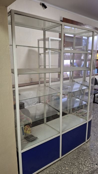 Продам ветрину стеклянную