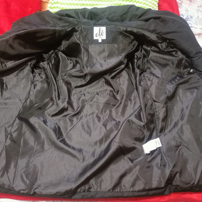 Продам куртку женскую