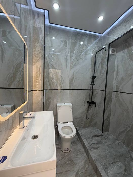 Kvartira sotiladi 2 xonali