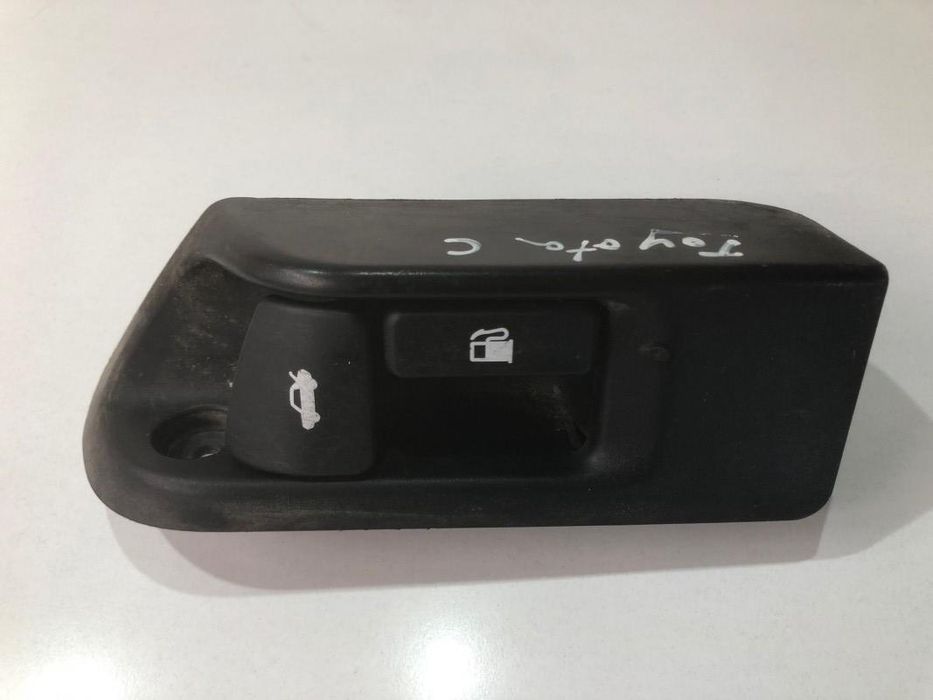 Buton deschidere portbagaj Toyota Corolla Berlina