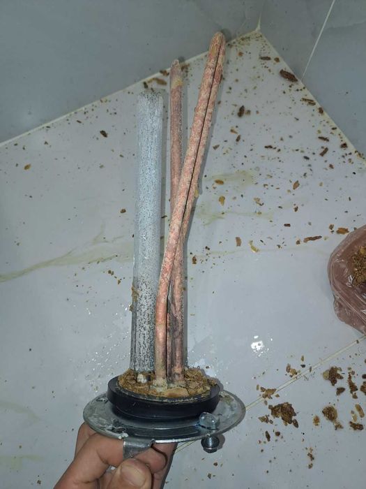 Ремонт титанов , бойлеров , водонагревателей .