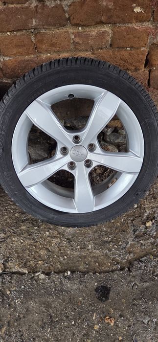 AUDI A1 оригинални джанти със зимни гуми 195/50/16 6J×16 ET30 5×100