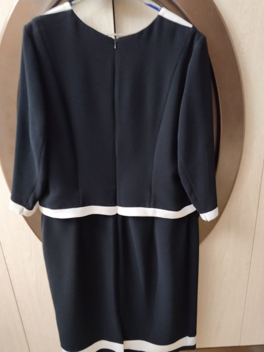 Продам платье производство Польша 50 раз.