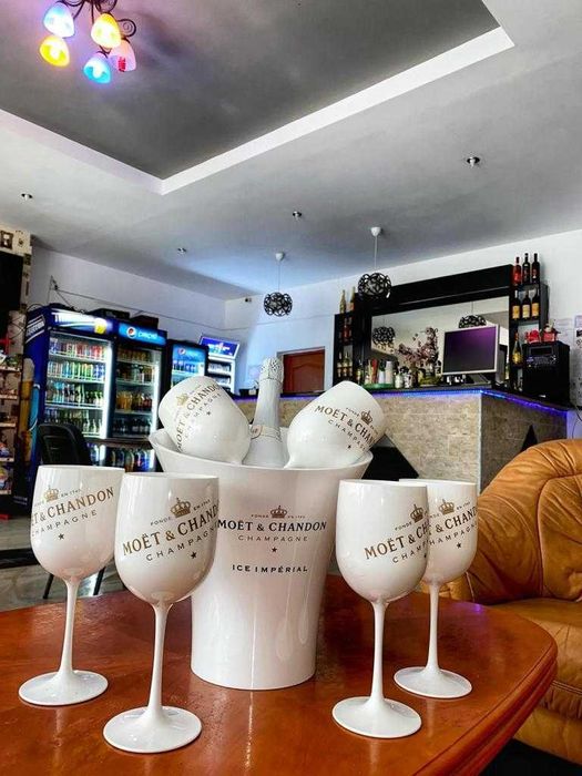 Cadou sarbatori Set pahare/ Frapiera Dom. Hennesey, Mo et