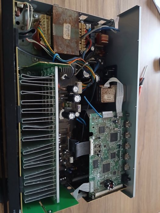 Amplituner yamaha RX V371
