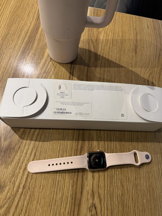 Apple Watch Series 5 Gold Aluminum Case 40mm