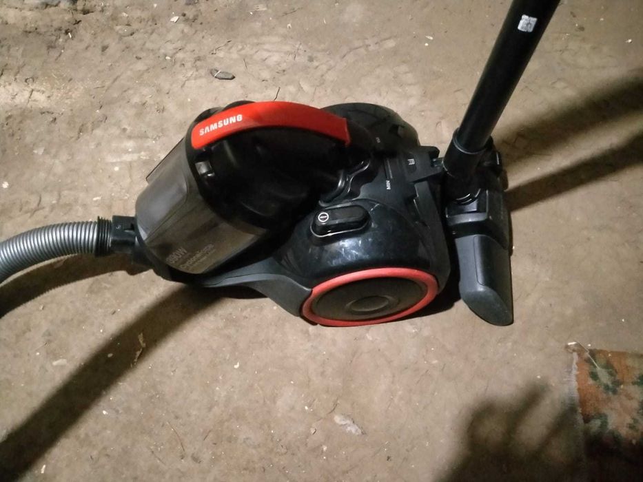 Пылесос SAMSUNG 1800 Вт