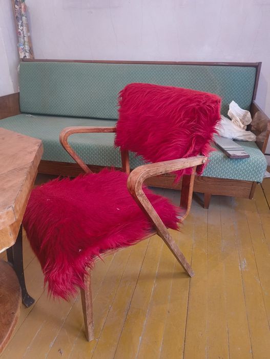 Ретро осмоъгълна холна маса