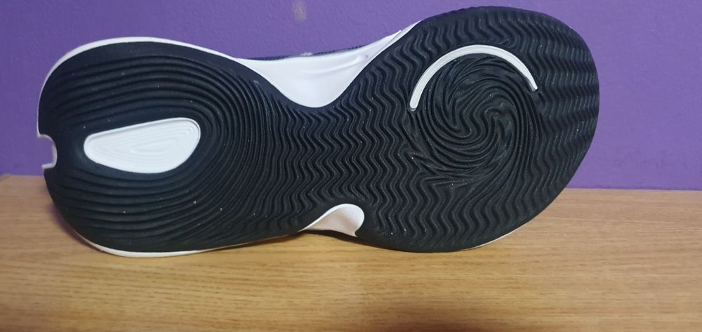 Vând Adidași  Nike RENEW ELEVATE 3,noi nouti ,nr 39,200lei preț neg