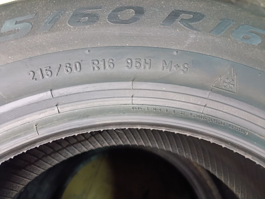 O anvelopă de iarnă nouă 215 60 16 Pirelli Seal dot 2023