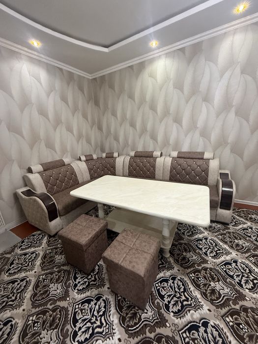 уголок сотилади