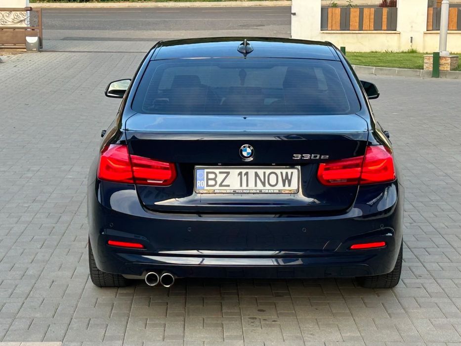 BMW Seria 3 BMW Seria 3 330e 2.0 Benzina Plug-in Hybrid 252Cp