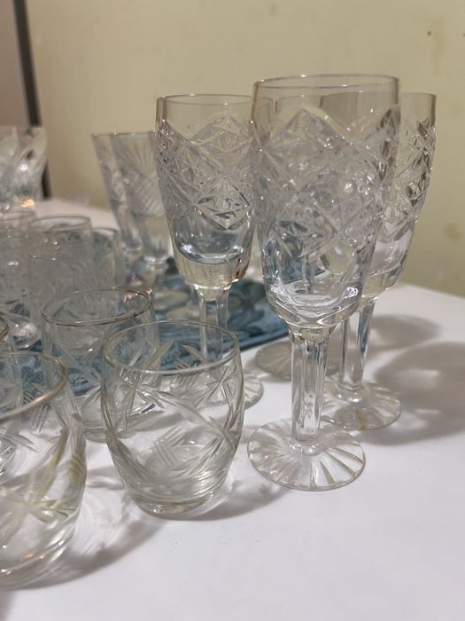 Хрустальные стопки и бокалы из стекла