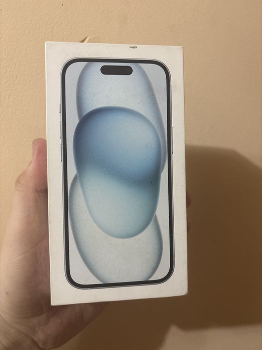 В продаже Iphone 15 6/128 белый