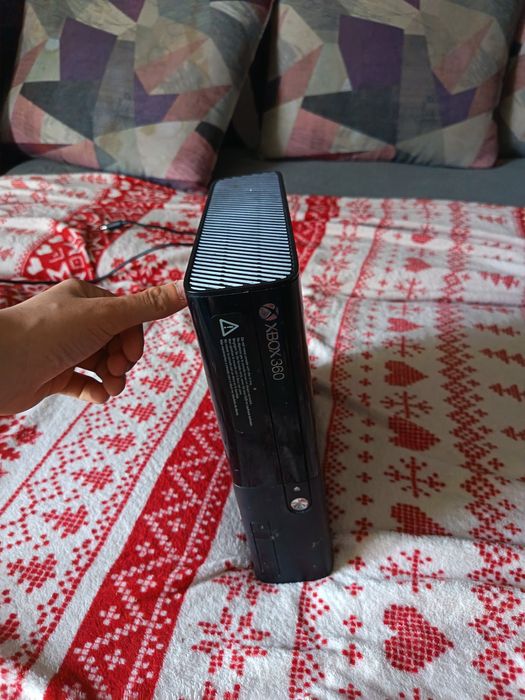 vand rapid xbox360e modat cu chip rgh pot pune orice joc pe el inainte de vanzare