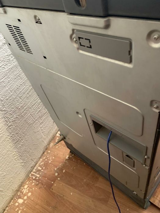 ПРОДАМ принтер bizhub C 281.