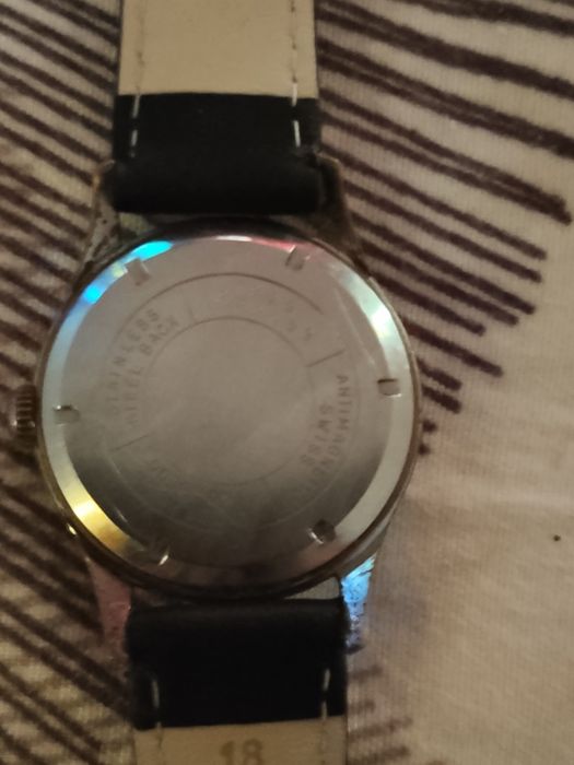 Ceas barbatesc Monitor cu intoarcere manuala  vintigi 13 rubine 230 roni Diametrul 34 mm Functioneaza la secunda