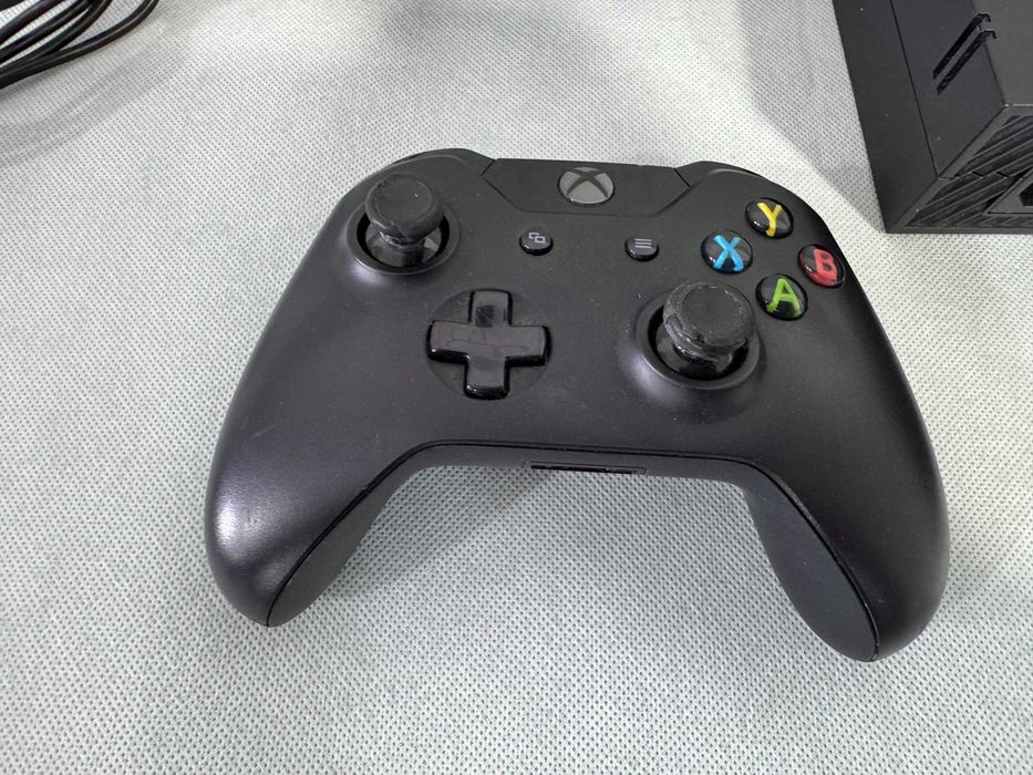 Конзола - Xbox One  / 2013/  X2