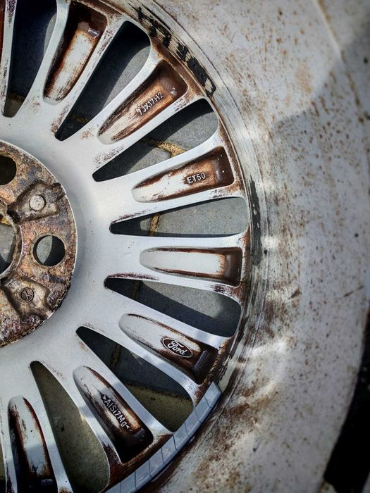 Vand Jante originale Ford, R17, 5x108, cu anvelope de iarna decente, Dot 16