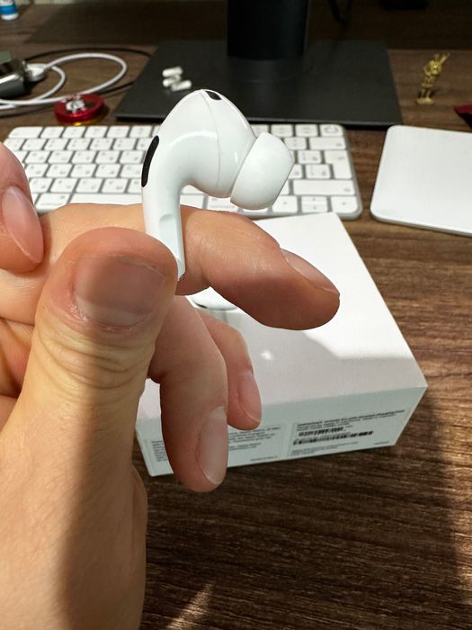 Airpods pro2 (левый или правый наушник без кейса)