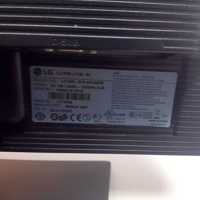Монитор LG Flatron L1719S