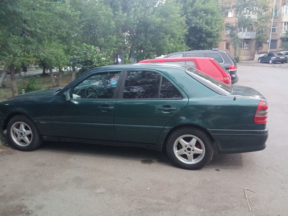 Mersedes benz c180