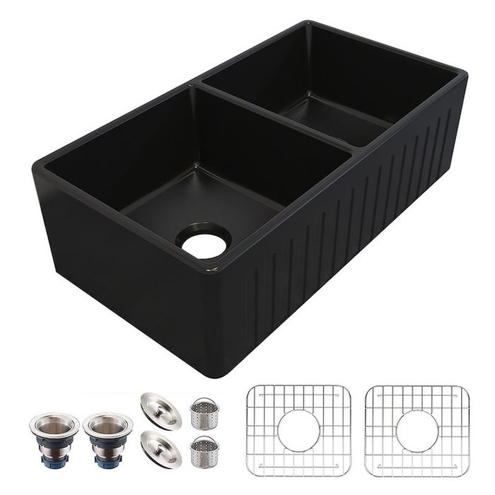 Chiuvetă ceramică dublă, reversibilă, cu rezistență ridicată la zgârieturi.