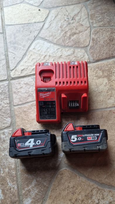 Incarcator milwaukee 18vsi baterii