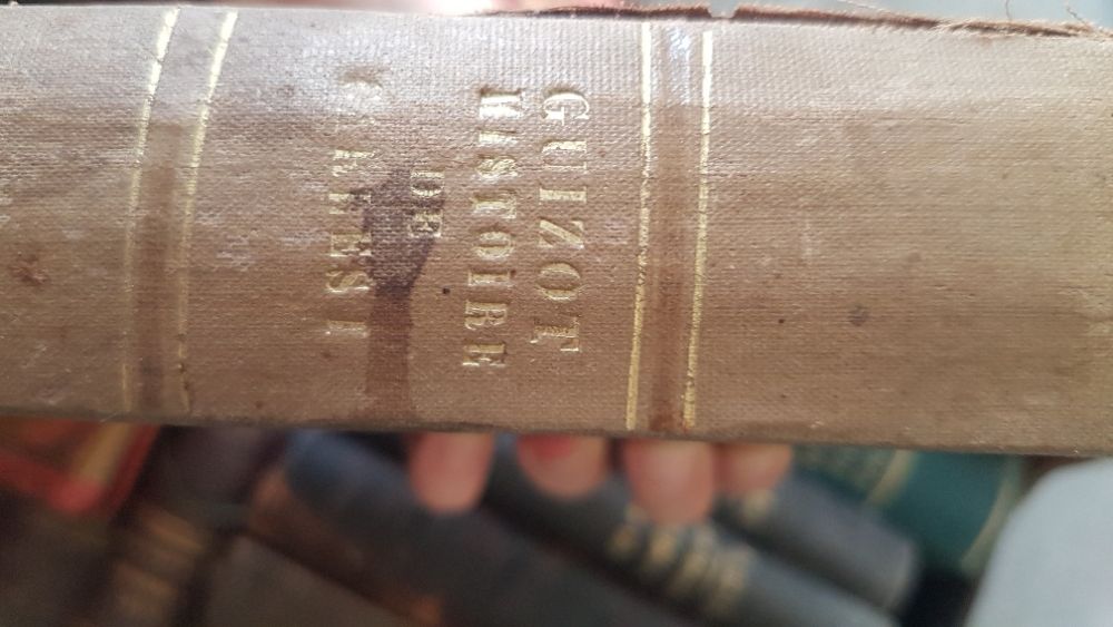 Френски антикварни книги/поредици от 18-ти, 19-ти век, всяка 10-20 лв.