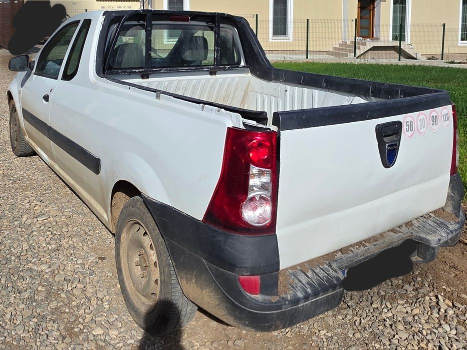 Vând Dacia Logan Pick up
