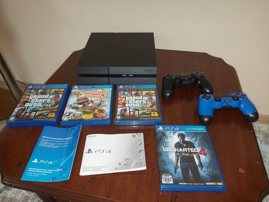 Sony PlayStation 4