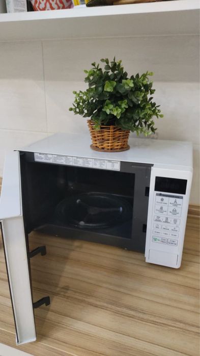 Продам микроволновку LG