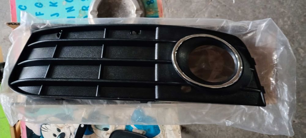 Решетка за броня audi a4 b8