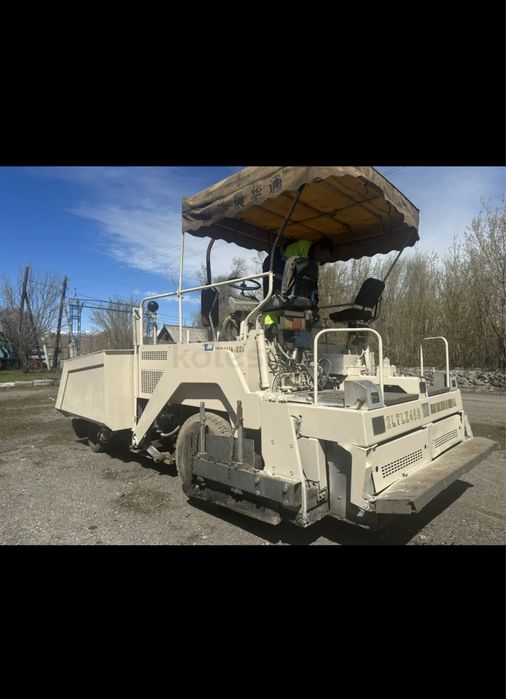 Асфальтоукладчик