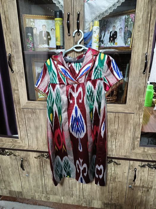 Kelinlar uchun ansabillar to'plami ko'ylak va tuflilar